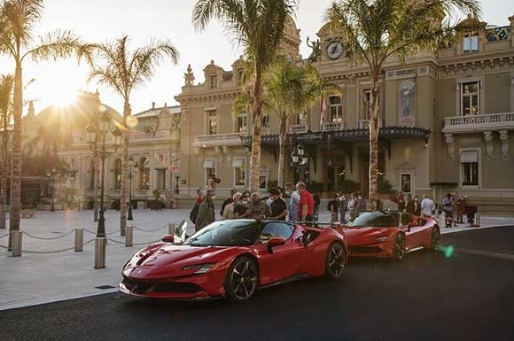 07.Ferrari-SF90-Stradale_Claude-Lelouc_Charles-Leclerc_Monaco_2020